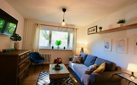 Mlociny Metro Apartment 2